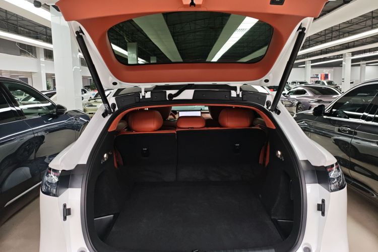 昊铂HT 2024款 670高阶智驾版机舱底盘23