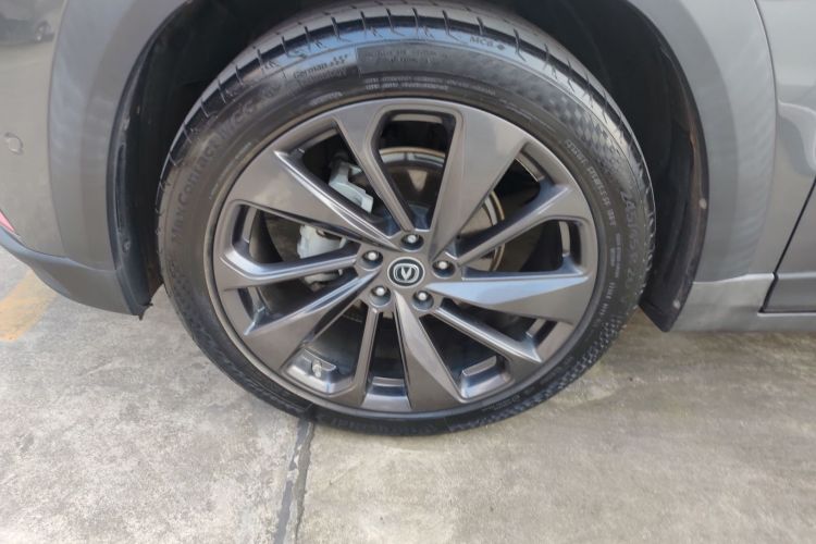 长安UNI-T 2020款 1.5T 旗舰型车身外观6007