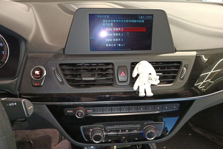 宝马1系 2018款 118i 运动型中控内饰16