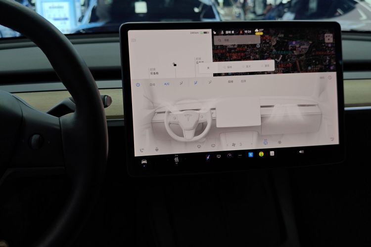 特斯拉 Model Y 2021款 标准续航后驱版中控内饰16