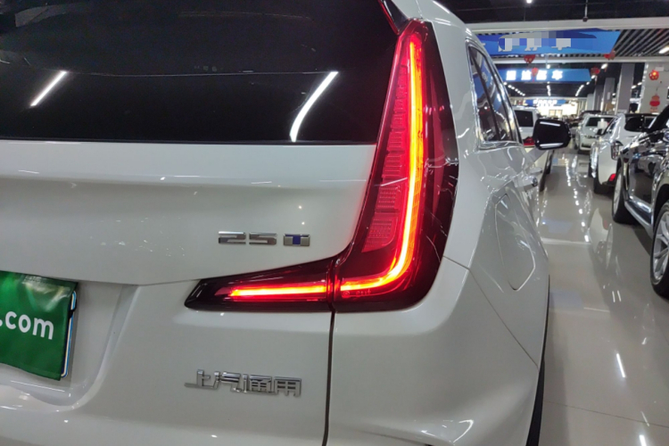 凯迪拉克XT4 2024款 25T 两驱风尚型车身外观6006