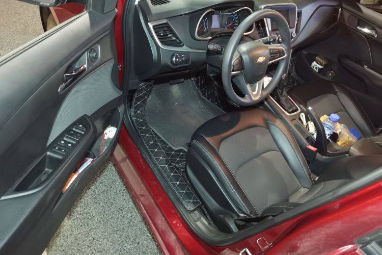 雪佛兰 科沃兹 2019款 325T 双离合欣悦版中控内饰7003