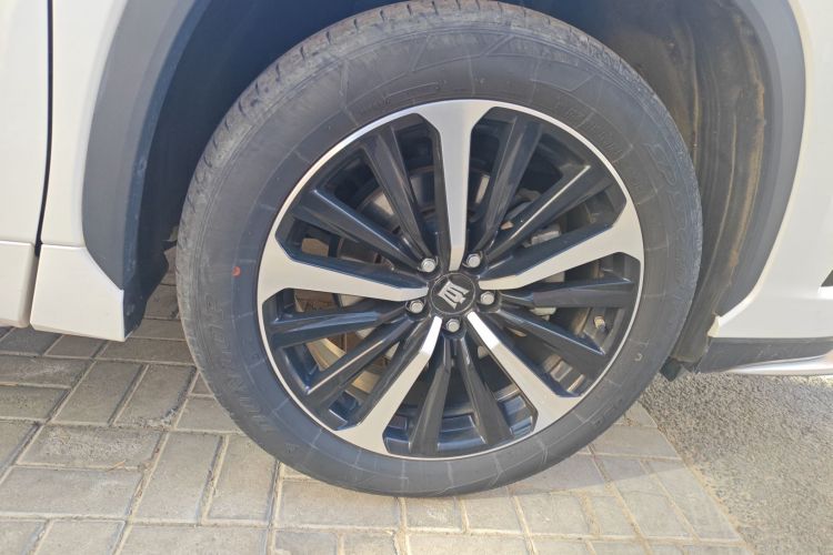 丰田 皇冠陆放 2021款 2.5L HEV四驱尊贵版车身外观10