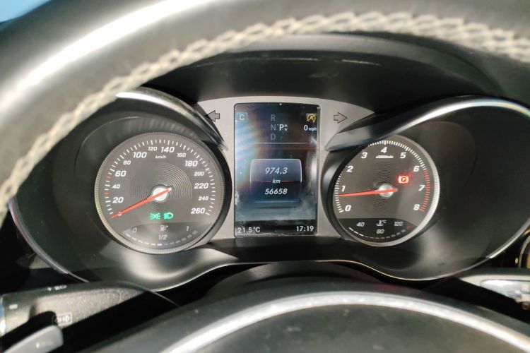 奔驰C级 2015款 改款 C 180 L 运动型中控内饰14