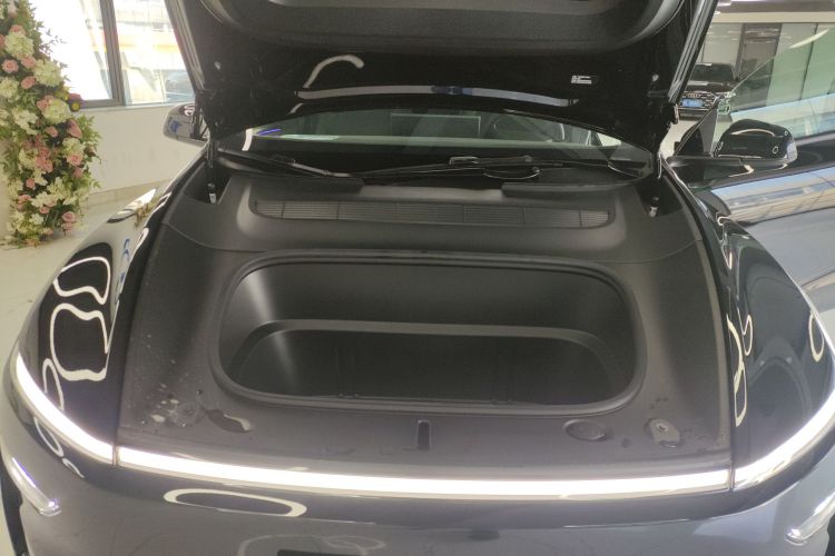 特斯拉 Model Y L 2025款 长续航全轮驱动版机舱底盘24