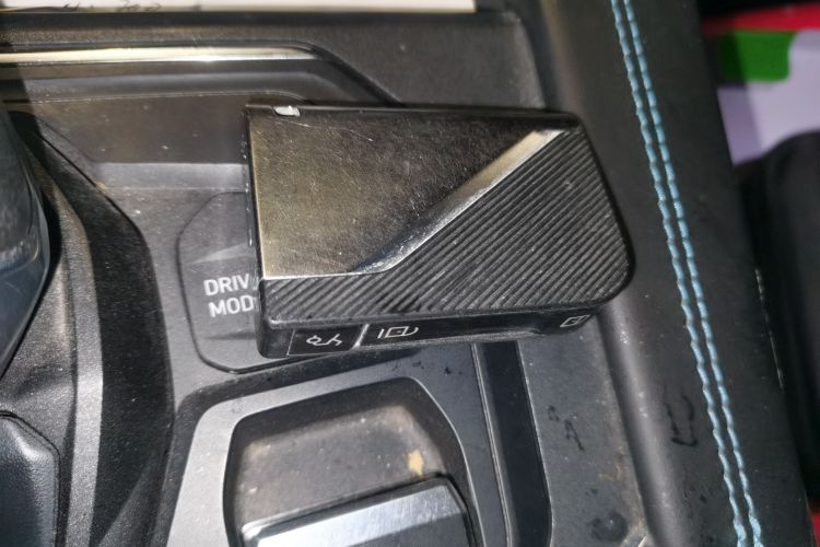 领克05 2020款 2.0TD 两驱耀Halo中控内饰11