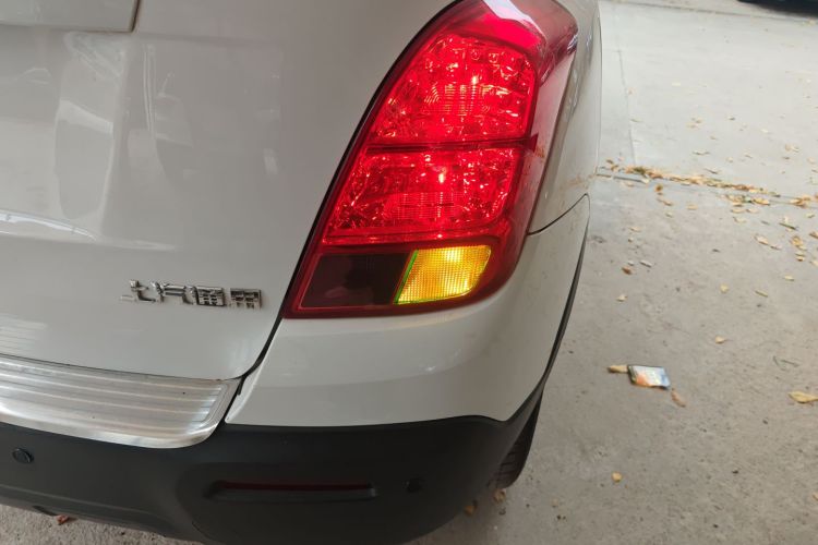 雪佛兰 创酷 2016款 1.4T 自动两驱舒适天窗版车身外观9