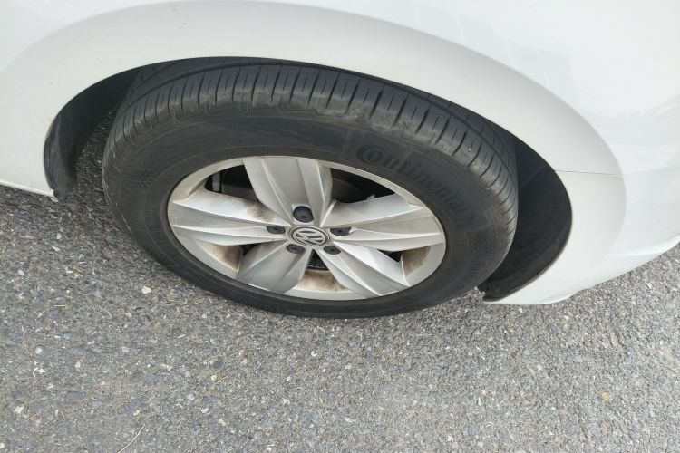 大众 2016款 途安L 280TSI 手动风尚版车身外观10