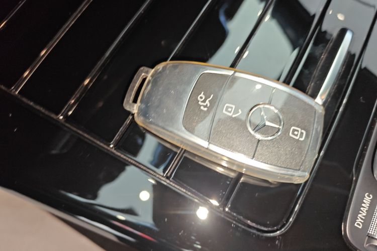 奔驰A级 2023款 A 200 L 时尚型中控内饰11