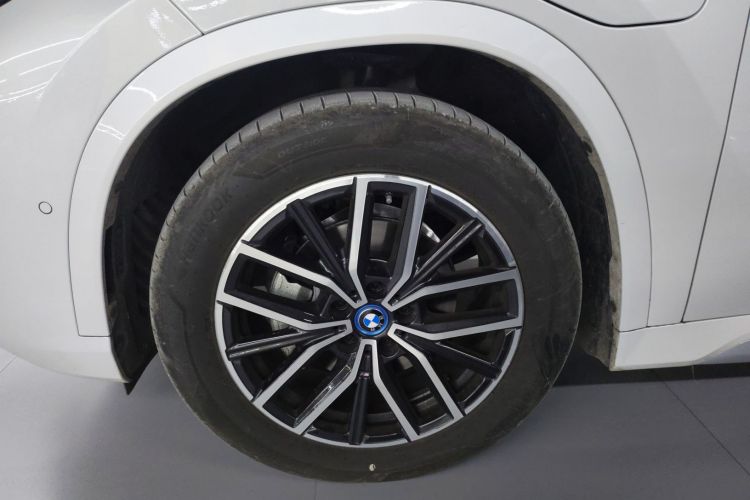 宝马iX1 2025款 eDrive25L M运动套装车身外观6007