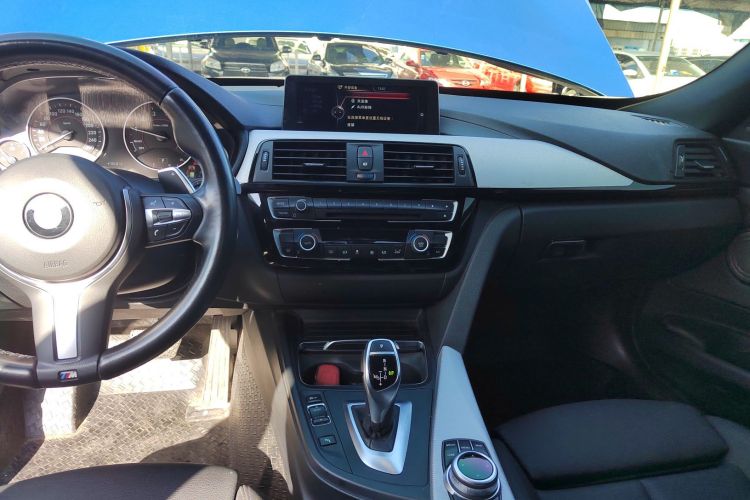 宝马3系GT 2018款 320i M运动型中控内饰16