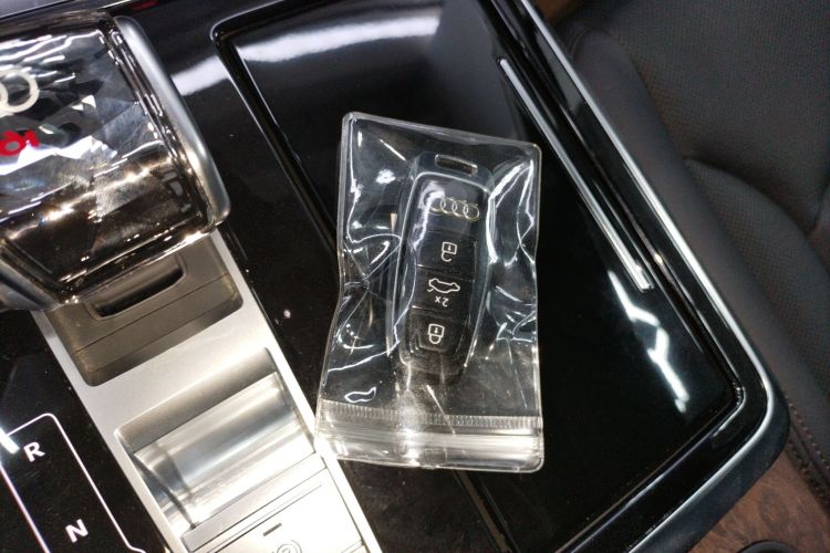 奥迪Q7 2023款 45 TFSI quattro S line运动型中控内饰11