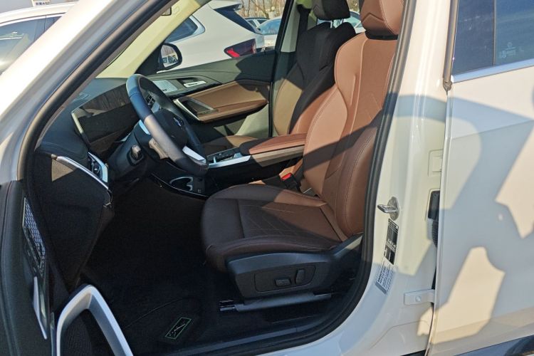 宝马X1 2023款 sDrive25Li X设计套装中控内饰19