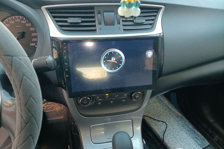 日产 轩逸 2012款 1.6XL CVT豪华版中控内饰16