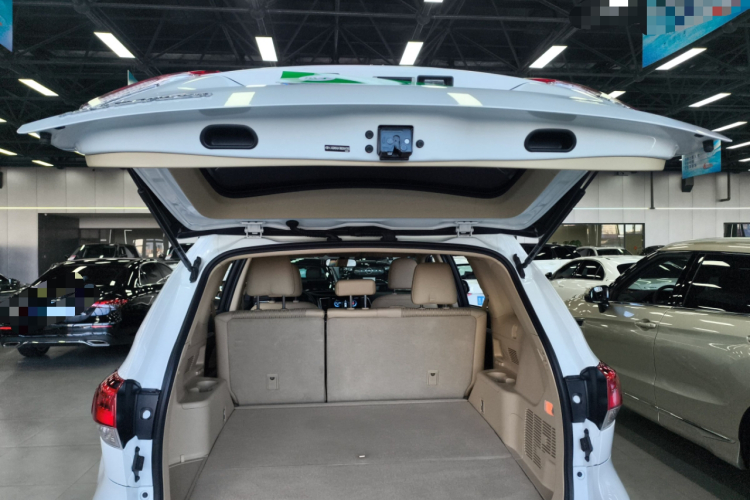 丰田 汉兰达 2021款 2.0T 两驱精英版 5座机舱底盘23