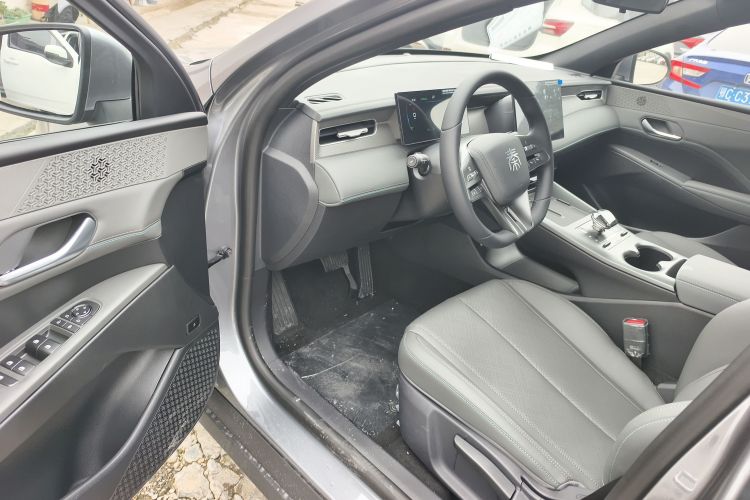 比亚迪 秦PLUS 2025款 DM-i 智驾版 55KM领先型中控内饰7003