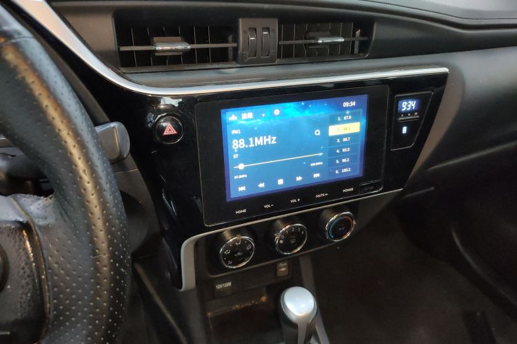 丰田 雷凌 2017款 改款 185T CVT精英版 国V中控内饰16