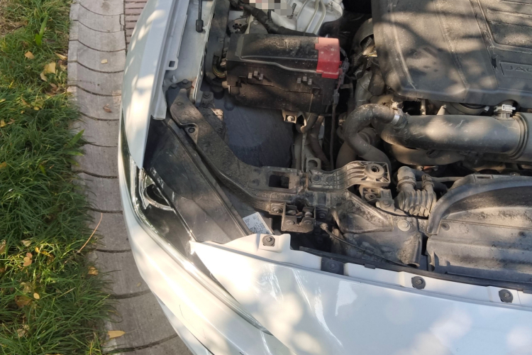 捷豹XE 2017款 2.0T 200PS R-Sport局部细节9002