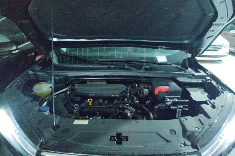 东风风神 皓瀚 2024款 荣耀版 1.5T 时尚型机舱底盘24