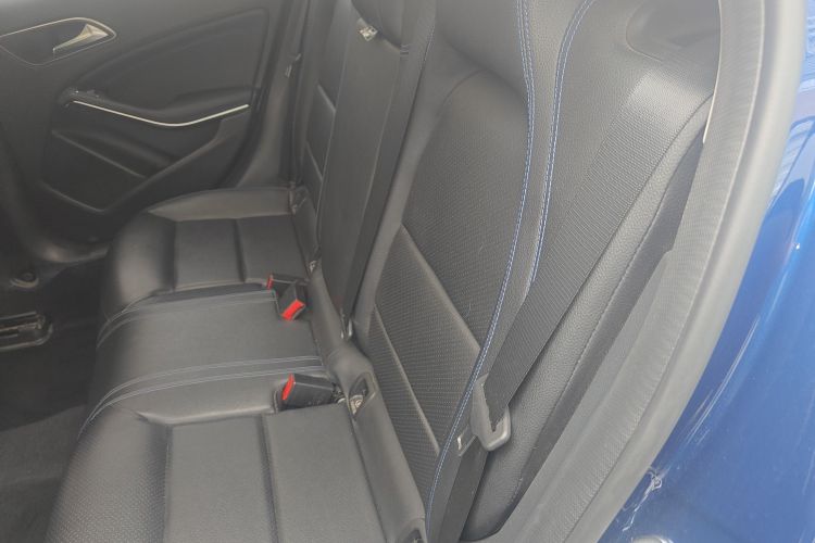 奔驰GLA 2019款 GLA 200 动感型中控内饰7004