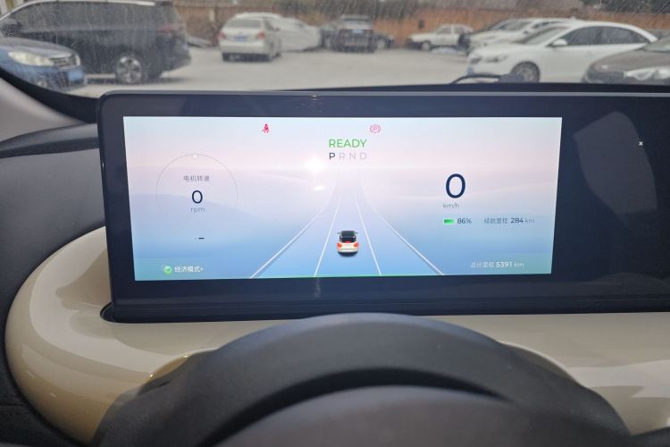 五菱汽车 五菱缤果 2023款 333km 灵犀互联款中控内饰14