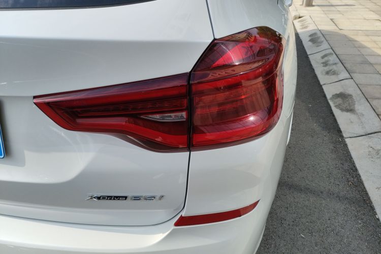 宝马X3 2020款 xDrive25i M运动套装车身外观9