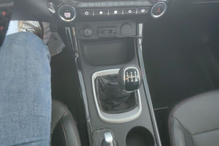 凯翼X3 2019款 1.5L 手动智耀版中控内饰18