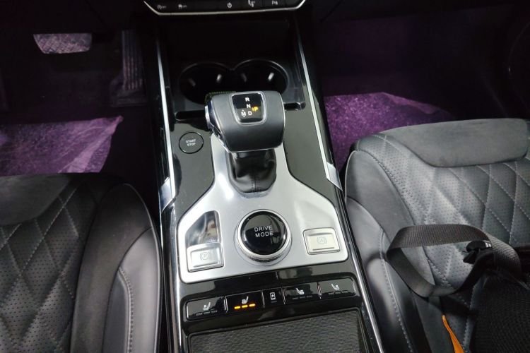 红旗HS5 2019款 2.0T 智联旗享四驱版中控内饰18