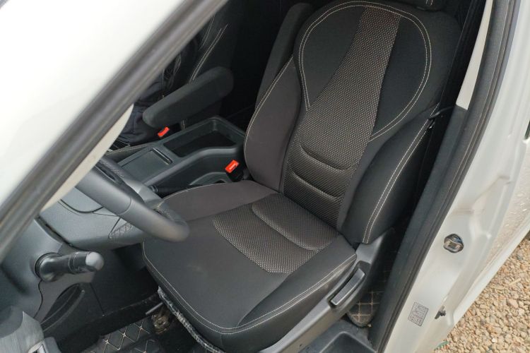 江淮瑞风 瑞风M3 2023款 1.8L 7/8座智联版中控内饰19