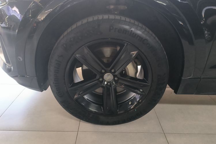 奥迪Q8 2019款 45 TFSI 豪华致雅型车身外观6007