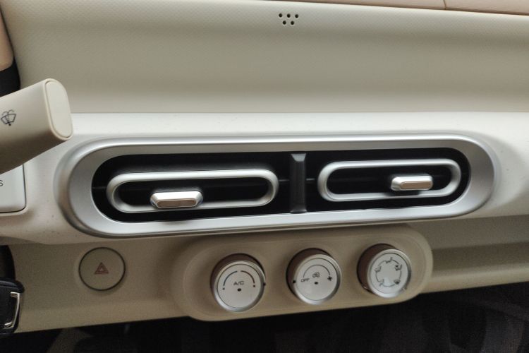 五菱汽车 宏光MINIEV 2024款 第三代 215km 青春版局部细节16