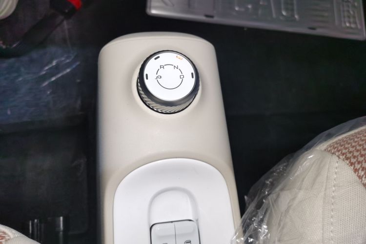 五菱汽车 宏光MINIEV 2024款 第三代 215km 青春版中控内饰18