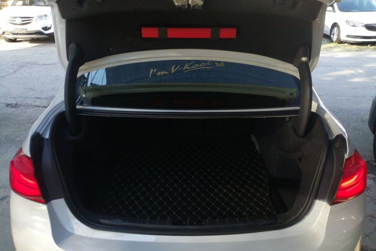 宝马3系 2017款 318Li 时尚型机舱底盘23