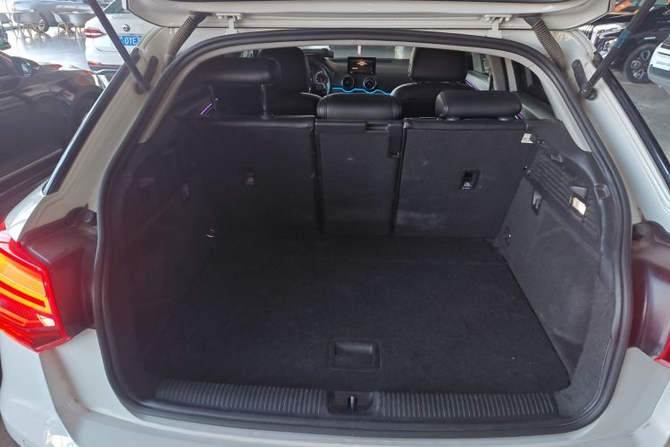 奥迪Q2L 2018款 35 TFSI 上市专享版 国V机舱底盘23