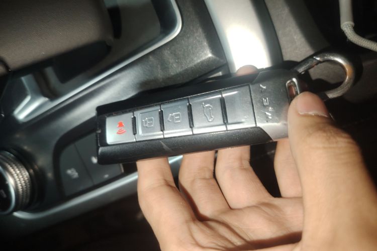 坦克300 2021款 越野版 2.0T 征服者中控内饰7001