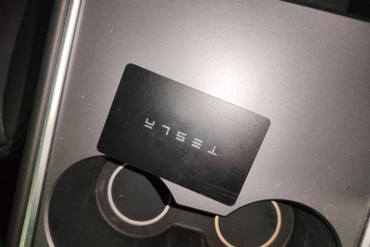 特斯拉 Model Y 2023款 高性能全轮驱动版中控内饰7001