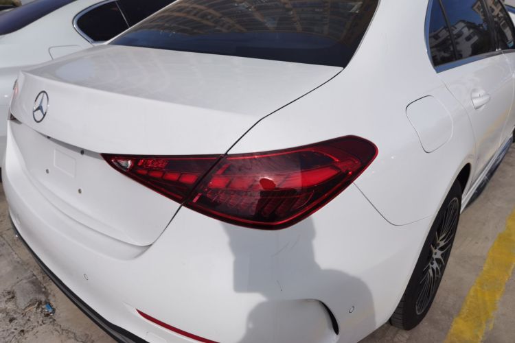 奔驰C级 2025款 C 200 L 运动版车身外观9