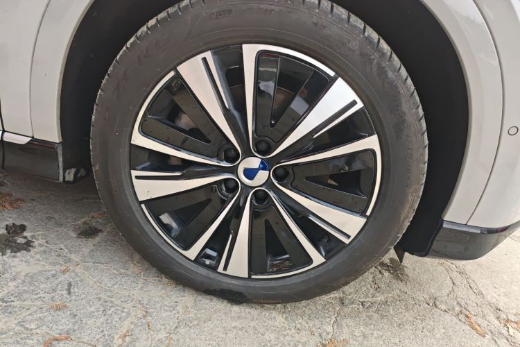 腾势N7 2024款 702 智驾Pro版车身外观10