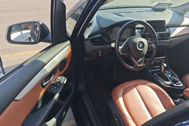 宝马2系旅行车 2016款 218i 时尚型中控内饰7003