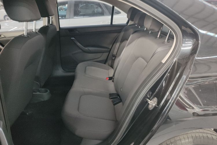 大众 桑塔纳 2018款 1.5L 手动风尚版中控内饰21