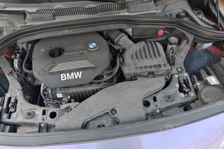 宝马2系旅行车 2016款 218i 领先型机舱底盘24