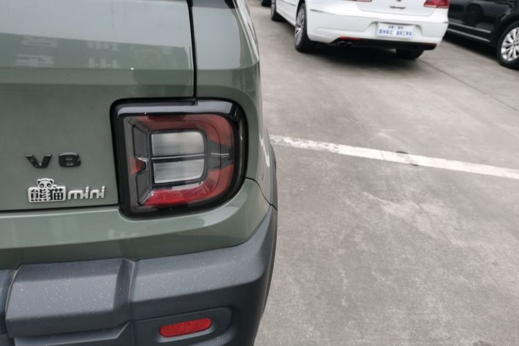 吉利银河 2024款 200km 熊猫骑士车身外观6006