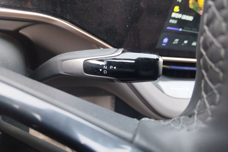 红旗EH7 2025款 600 智选版局部细节18