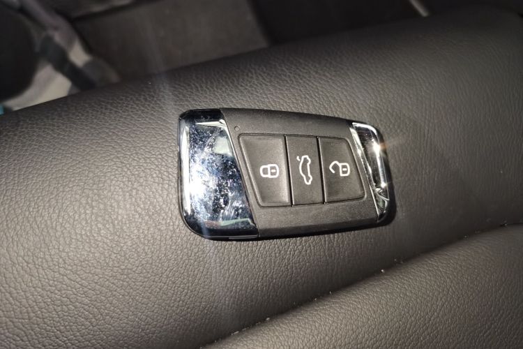 大众 迈腾 2019款 330TSI DSG 豪华型 国V中控内饰11