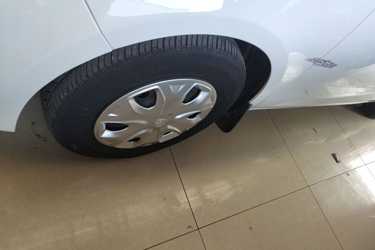 名爵3 2016款 1.3L 手动舒适版车身外观6001