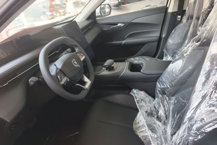 长安 逸动 2025款 蓝鲸 1.5T 500Bar尊贵型中控内饰19