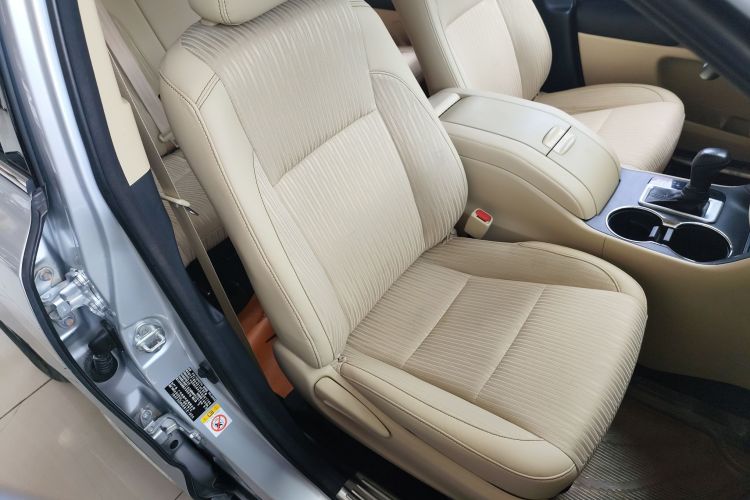 丰田 汉兰达 2018款 2.0T 两驱精英版 5座 国VI局部细节41