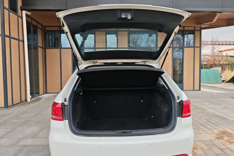 大众 朗行 2013款 1.4TSI 手动豪华型机舱底盘23