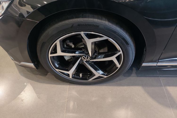 大众 迈腾 2023款 200万辆纪念版 330TSI DSG豪华型车身外观6007