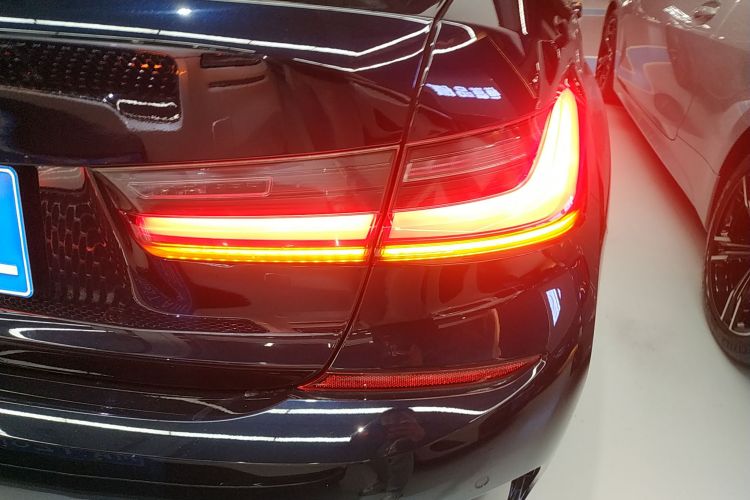 宝马3系 2022款 320Li M运动套装车身外观6006